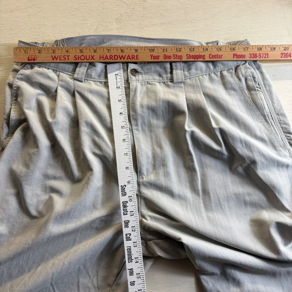 TravelSmith Mens 35x33 Large Long Pleated Nylon Pants Gray Elastic Waist Casual